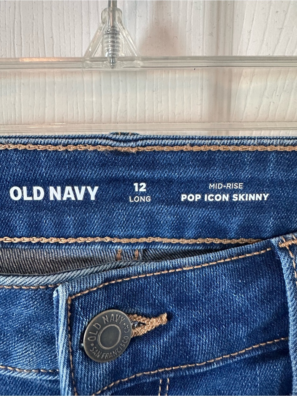 NWT Old Navy Women's Distressed Dark Blue Skinny Jeans 12 Long - Picture 3 of 7